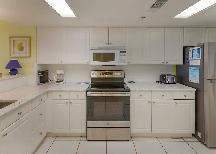 Destin Towers - Available Aug 22-29 Oct 3-10 & Oct 24-31